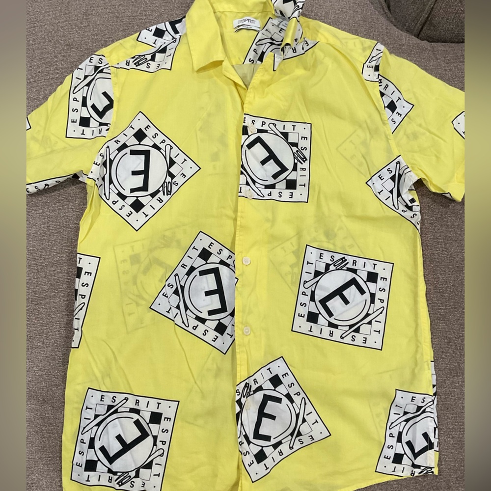 Esprit men’s short sleeve button down top size medium shirt diner theme